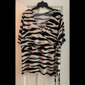 Comfy work or casual polyester top with stretch